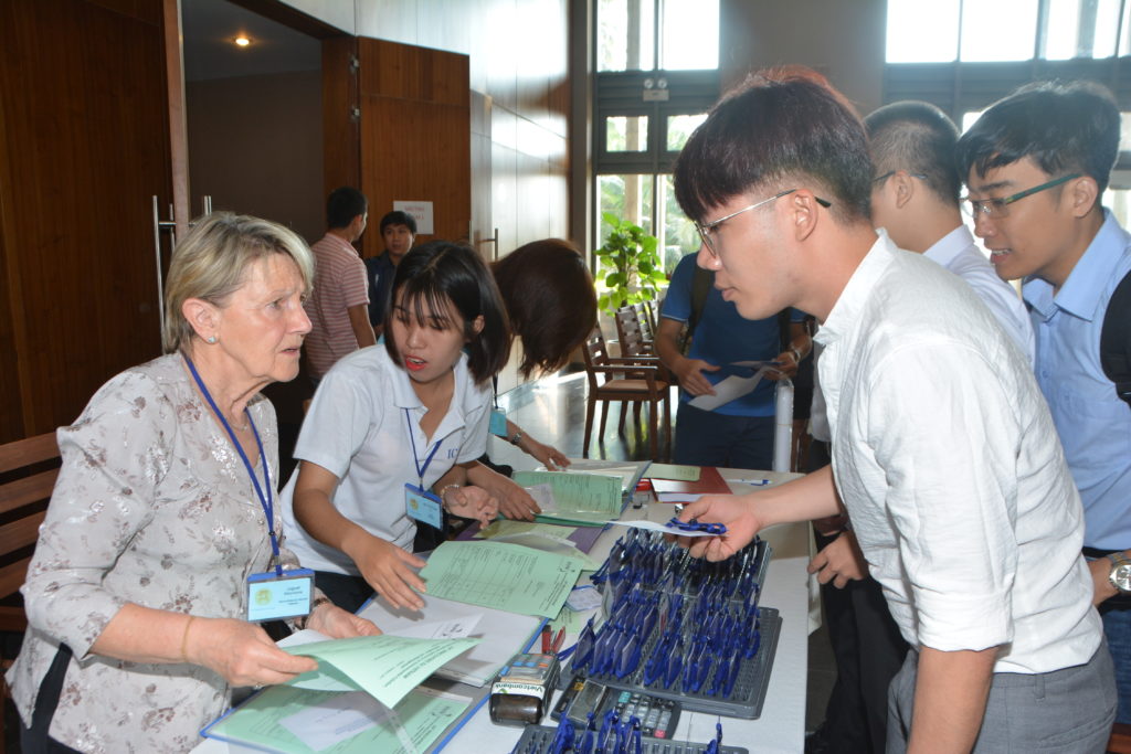 sviluppare relazioni internazionali con Vietnam
