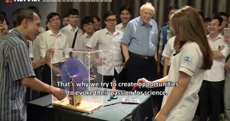 Vietnamese students meet leading professors of science at the ICISE Conference Center